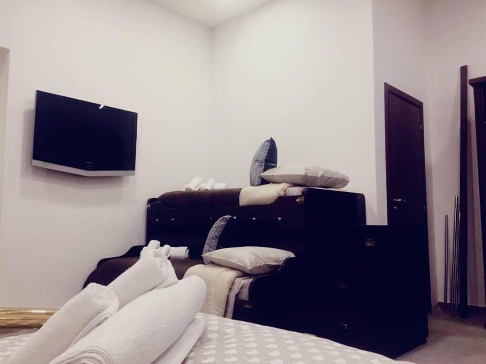 Room Don Carlo Наполи Екстериор снимка