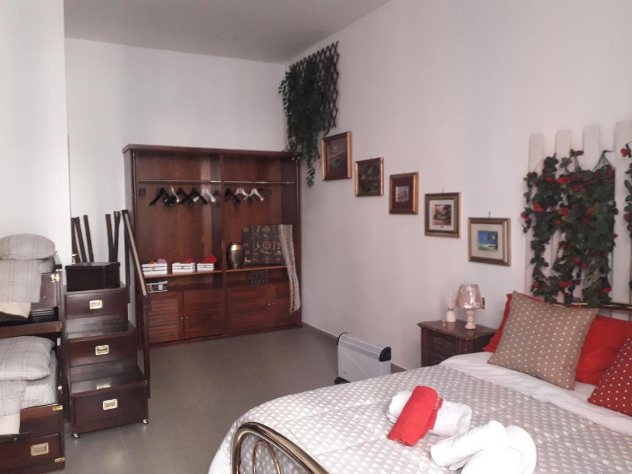 Room Don Carlo Наполи Екстериор снимка