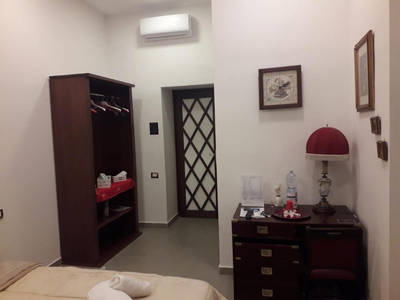 Room Don Carlo Наполи Екстериор снимка
